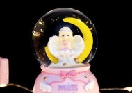探索魔法世界的奥秘——幸运水晶球的制作与用途（创造魔法的神奇工具）