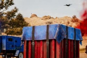 绝地求生中快速捡取空投的技巧有哪些？