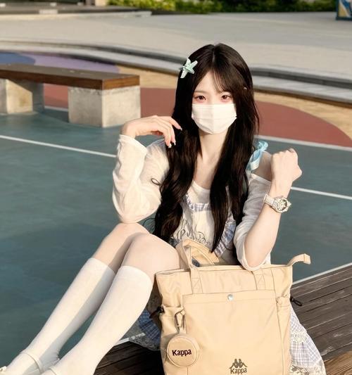 绝地求生中白色鞋子丝袜怎么获得？有什么特殊效果？  第3张