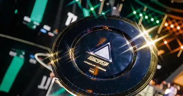 最壕的比赛沙特杯奖金分配冲上热搜，AL的奖金足够上辅一年身价  第2张