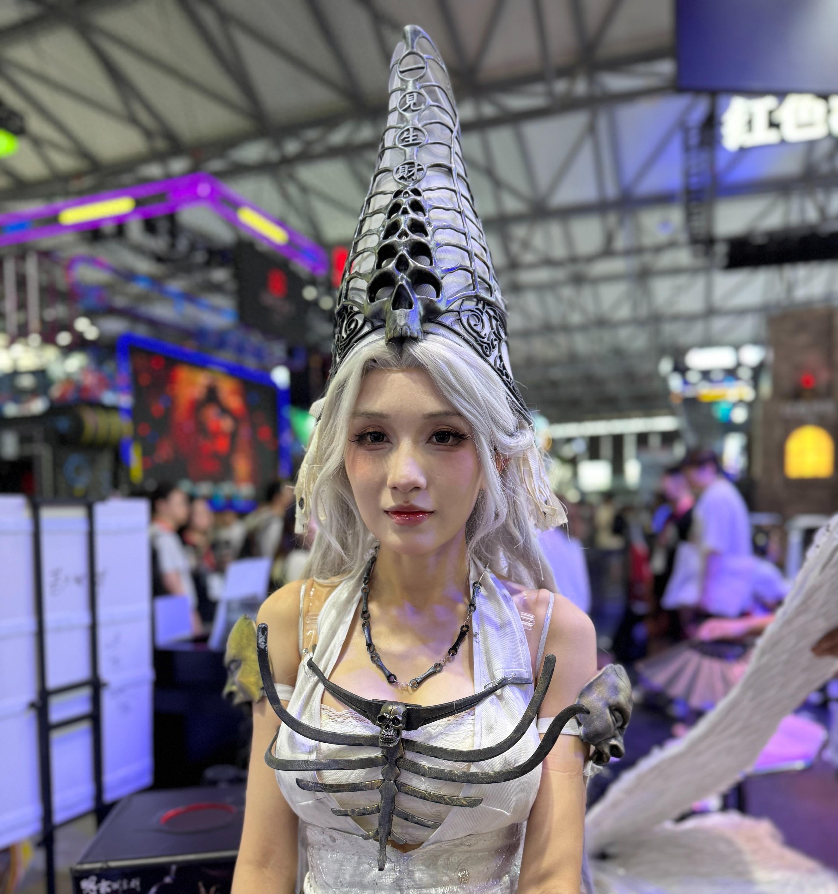 2025CJ明末女主原皮英姿飒爽黑白无常美女COS超还原！  第1张