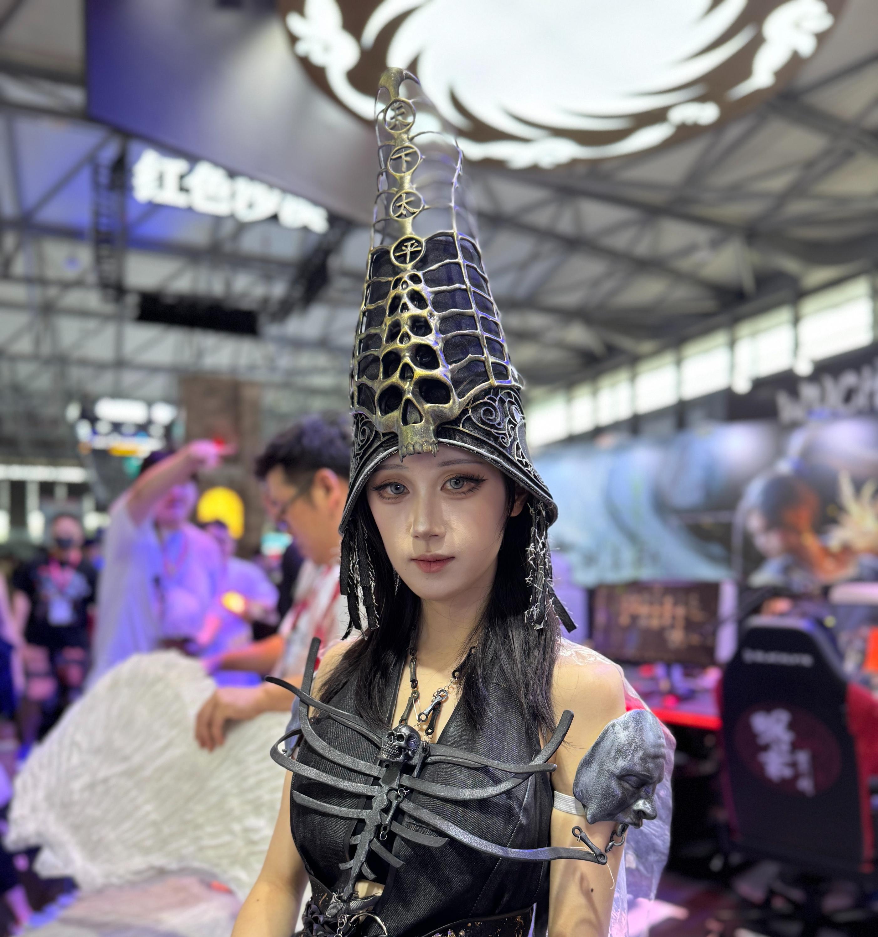 2025CJ明末女主原皮英姿飒爽黑白无常美女COS超还原！  第3张