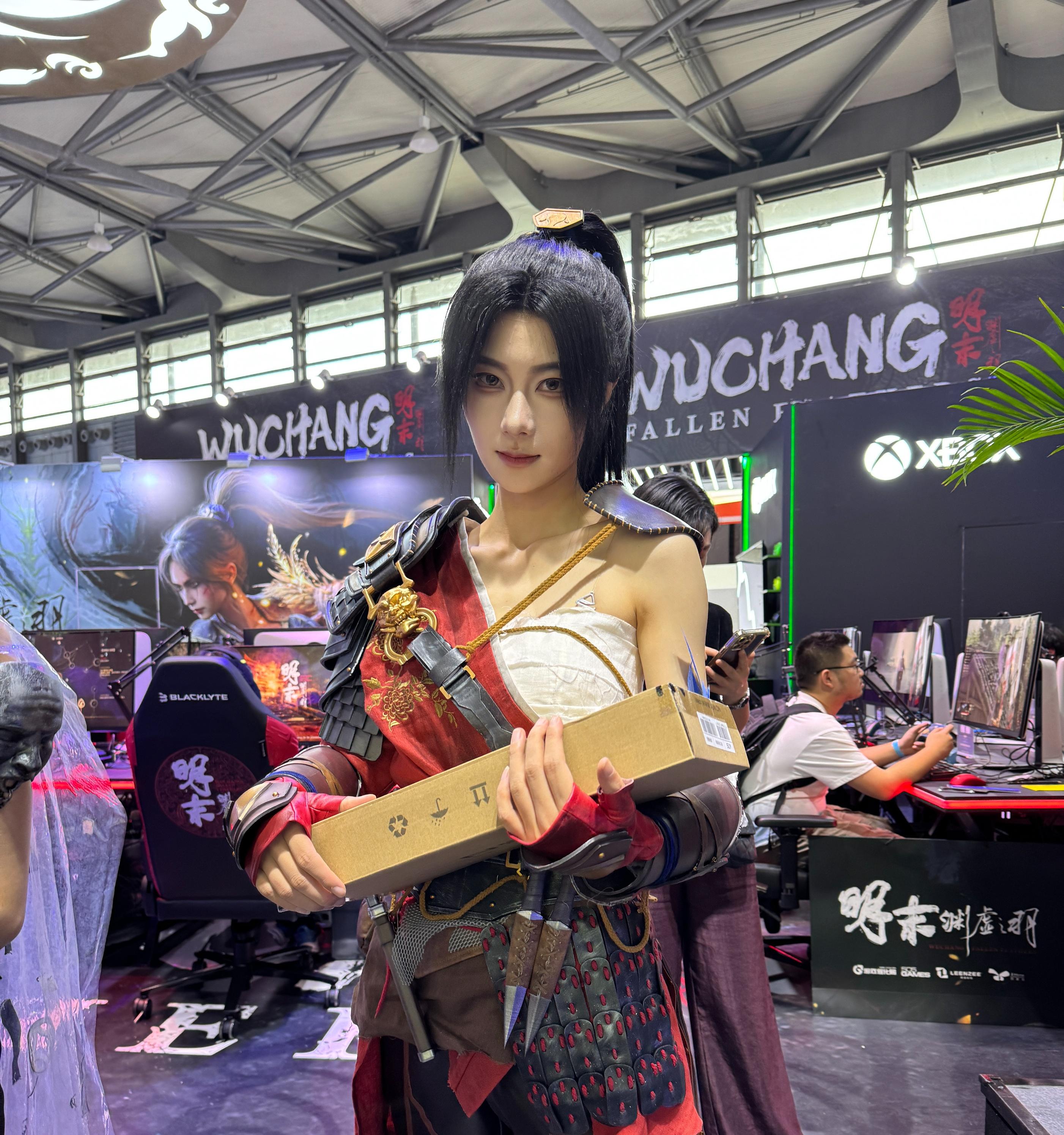 2025CJ明末女主原皮英姿飒爽黑白无常美女COS超还原！  第5张