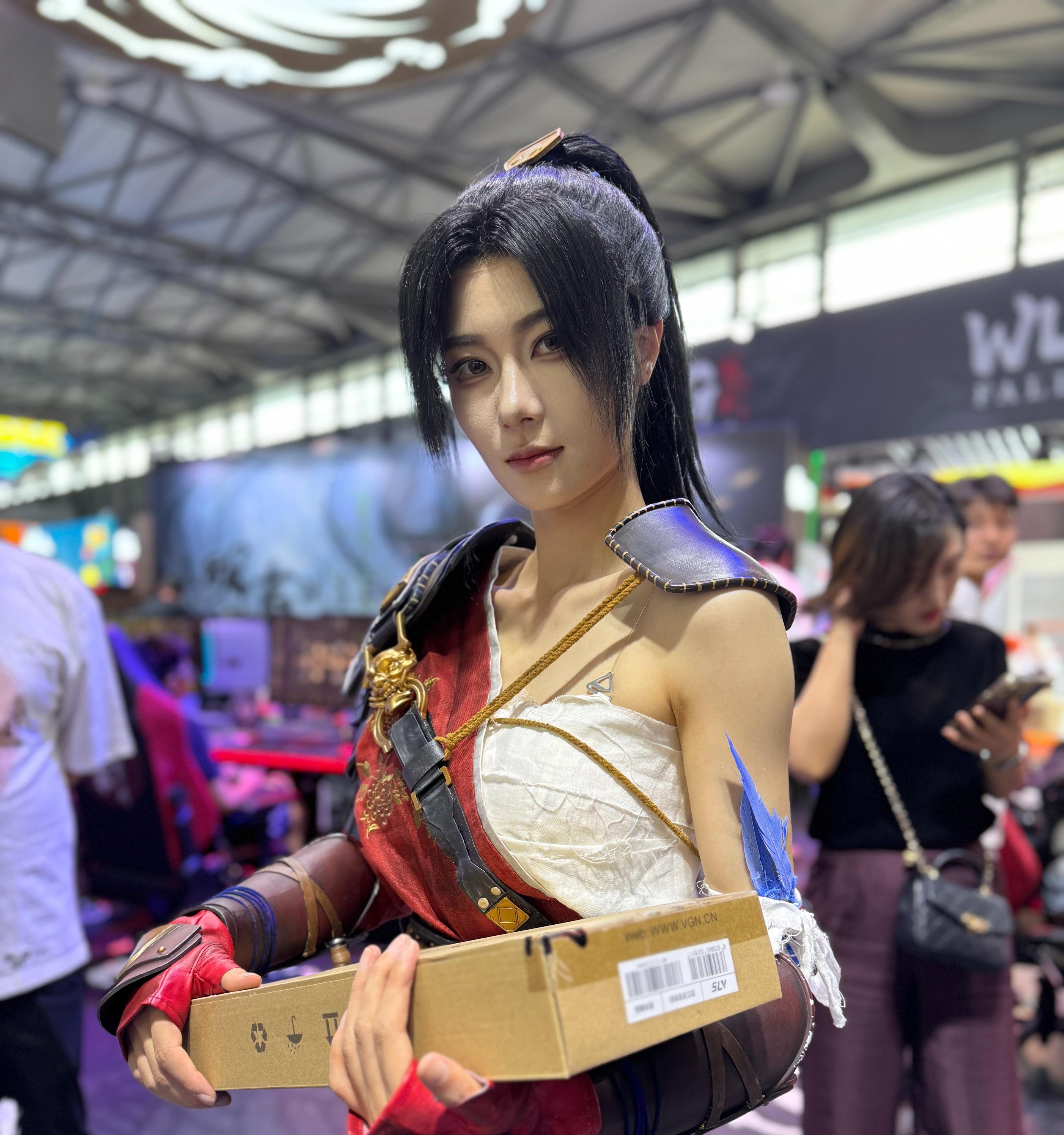 2025CJ明末女主原皮英姿飒爽黑白无常美女COS超还原！  第7张